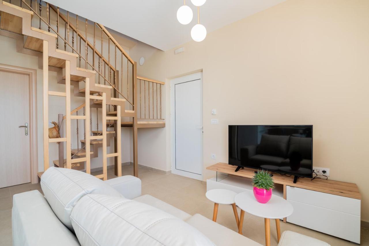 Spartakos Luxury Villa 1 Plános Zewnętrze zdjęcie